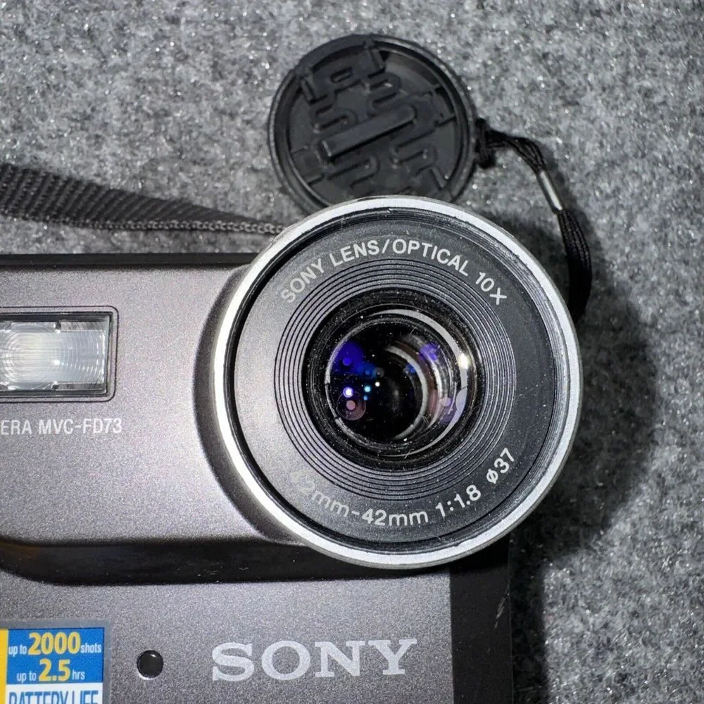 Sony Digital Camera Mavica MVC-FD73 0.4MP 10X Optical‎ Zoom Untested, As Is